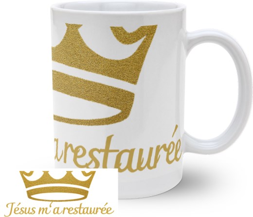 Tasse blanche logo doré_Jésus m'a restaurée